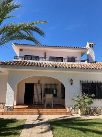 Chalet en venta en Cabo Roig, MUY CERCA DE LA PLAYA photo 0