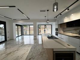 Chalet en venta en Torrevieja, Los balcones photo 0