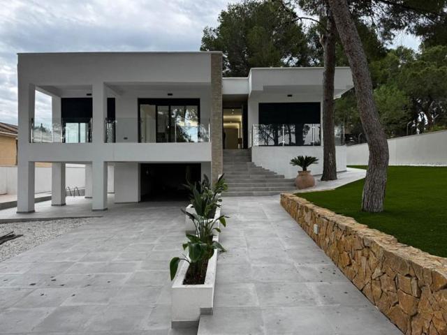Chalet en venta en Torrevieja, Los Balcones - Los Altos del Edén photo 0