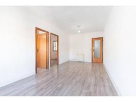 Piso en venta en Cornellà de Llobregat, La Gavarra photo 0