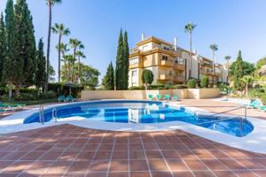 Piso en venta en Marbella, Costa del Sol Occidental-Área de Marbella photo 0