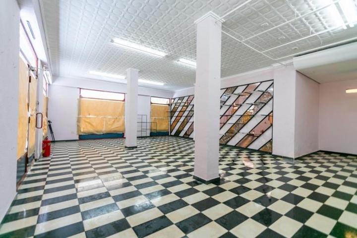Local comercial en alquiler en Elda, Gran avenida photo 0
