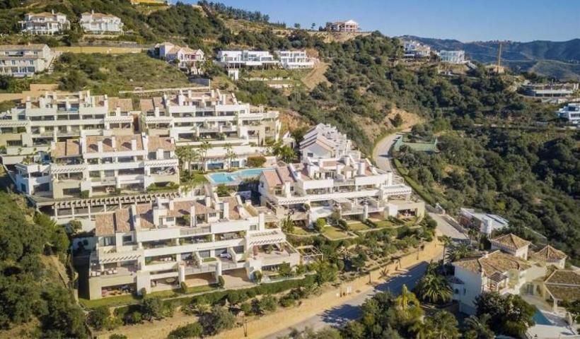 Apartamento en alquiler en Marbella, Marbella Este - Los Altos de los Monteros photo 0