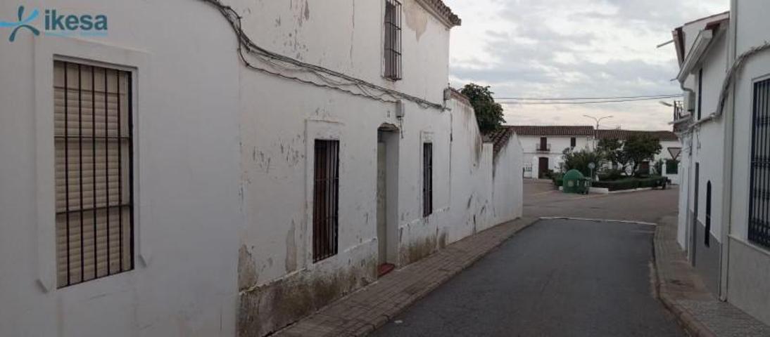 Adosada en venta en Ahillones, Ahillones photo 0