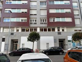 Local comercial en venta en Ponferrada, La rosaleda photo 0