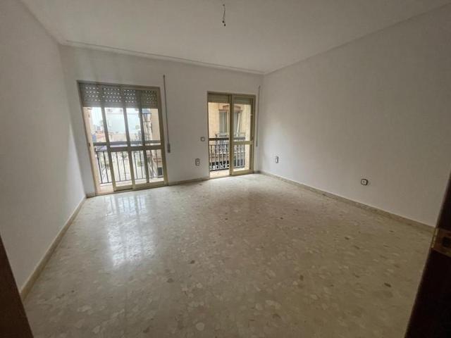 Piso en venta en Linares, Perez galdos photo 0