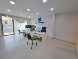 Local comercial en venta en Carcaixent, Avenidas photo 0