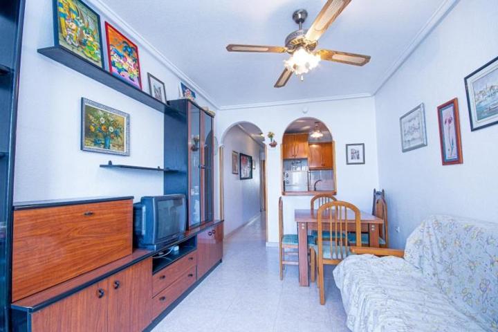 Apartamento en venta en Torrevieja, Centro photo 0