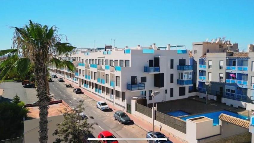 Apartamento en venta en Torrevieja, Estacion de autobuses photo 0