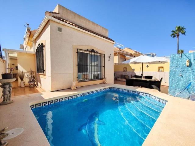 Chalet en venta en Torrevieja photo 0