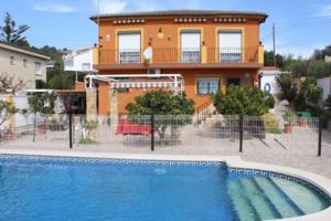 Chalet en venta en Vespella de Gaia, Urb. sant miquel photo 0