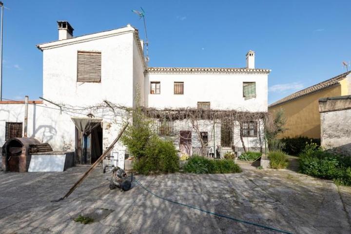 Casa con terreno en venta en Granada, Palacio de deportes photo 0