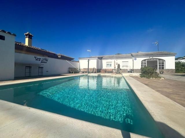 Chalet en venta en Chiclana de la Frontera, Carboneros photo 0