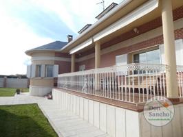 Chalet en venta en Renedo de Esgueva photo 0