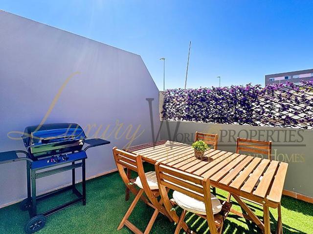 Adosada en venta en San Isidro, Calle Montana Clara, 38611 photo 0