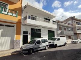 Bungalow en venta en Adeje photo 0