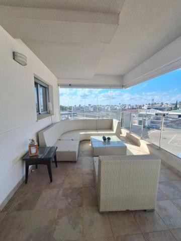 Apartamento en venta en Orihuela Costa, Los Dolses photo 0