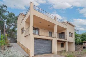 Chalet en venta en Blanes, La Selva photo 0