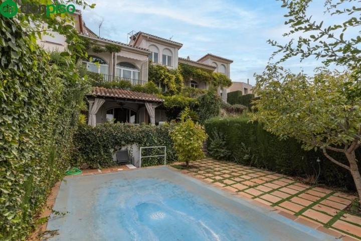 Casa en venta en Granada, El serrallo photo 0