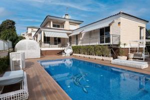 Chalet en venta en Torrevieja photo 0