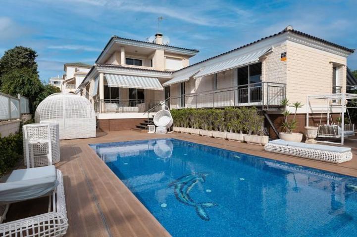 Chalet en venta en Torrevieja photo 0