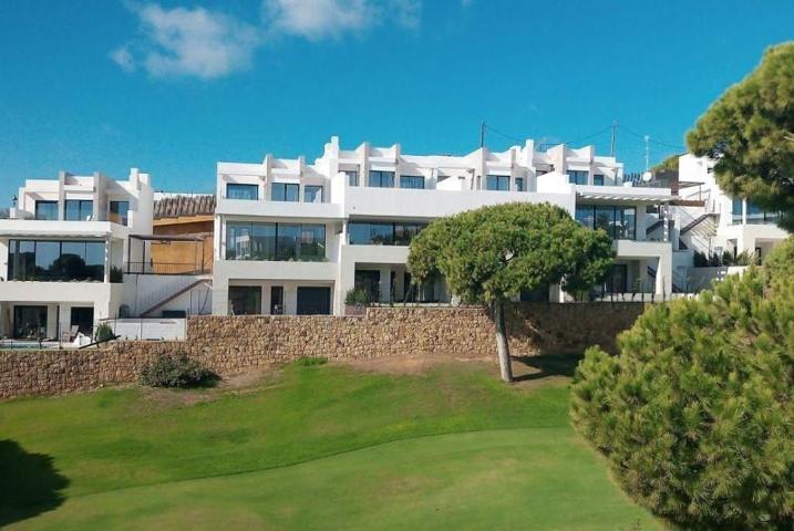 Adosada en venta en Marbella, La Reserva de Marbella photo 0