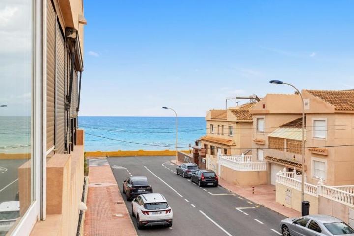 Apartamento en venta en Torrevieja photo 0