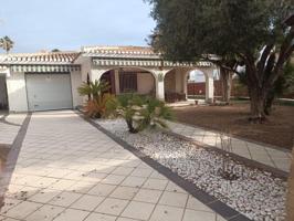 Chalet en venta en Orihuela Costa photo 0