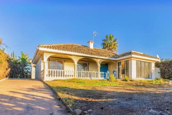 Chalet en venta en Estepona, Calle Hinojo, 29680 photo 0