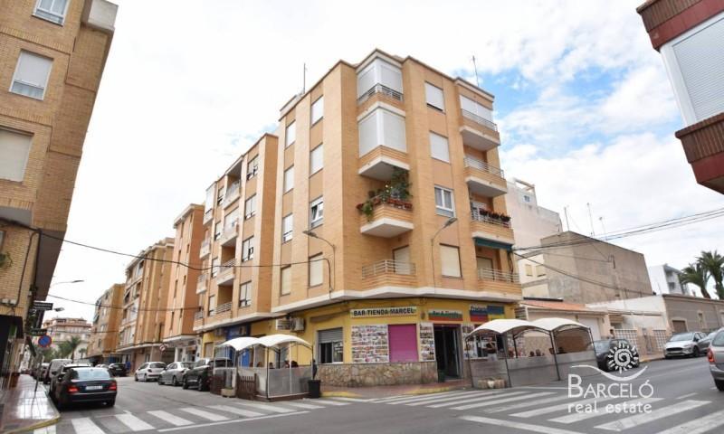 Apartamento en venta en Guardamar del Segura, Centro photo 0