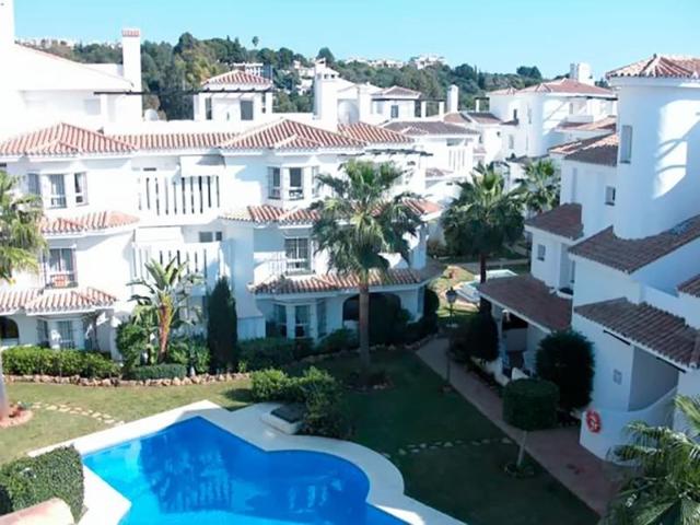 Casas de pueblo en venta en Marbella, Nueva Andalucia - Los Naranjos photo 0