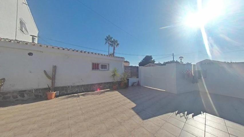 Bungalow en venta en Orihuela Costa, La Regia photo 0