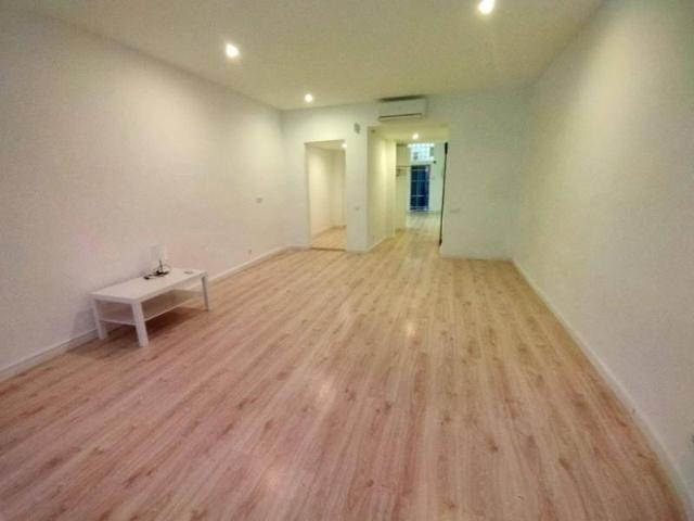 Piso en venta en Barcelona, El Raval photo 0