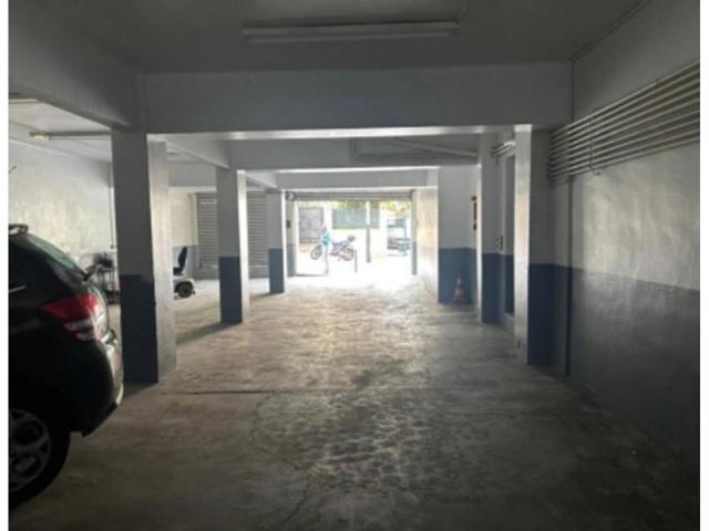 Local comercial en venta en Barcelona, El Guinardó photo 0