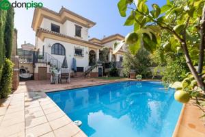 Chalet en venta en Monachil, COLINAS BERMEJAS photo 0