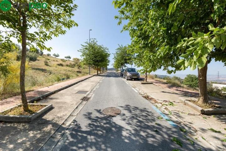 Terreno en venta en Alfacar, Centro photo 0