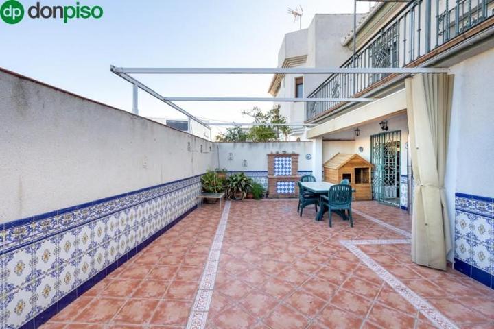 Casa en venta en Granada, Granada photo 0