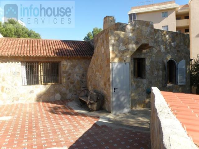 Chalet en venta en Calvia photo 0
