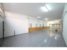 Local comercial en venta en Cornellà de Llobregat, Riera photo 0