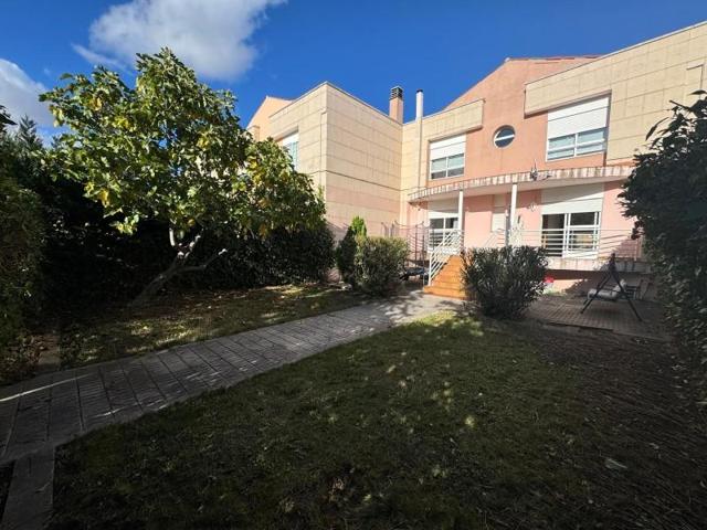 Adosada en venta en Simancas, El Pichón photo 0