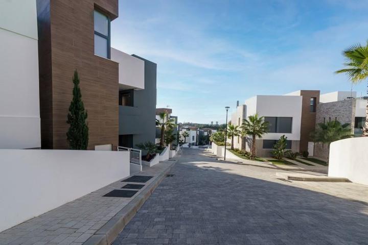 Planta baja en venta en Marbella, Marbella Este - Artola photo 0