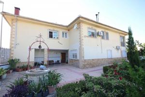 Chalet en venta en Monovar-Monover photo 0