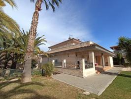 Chalet en venta en Elda photo 0