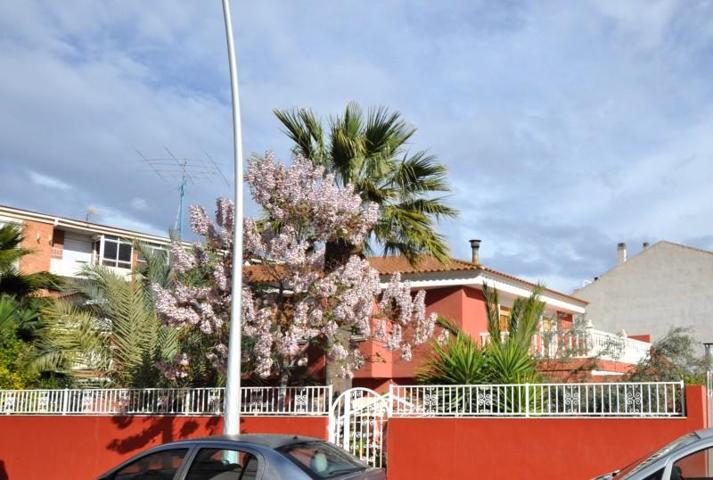 Chalet en venta en Sax photo 0