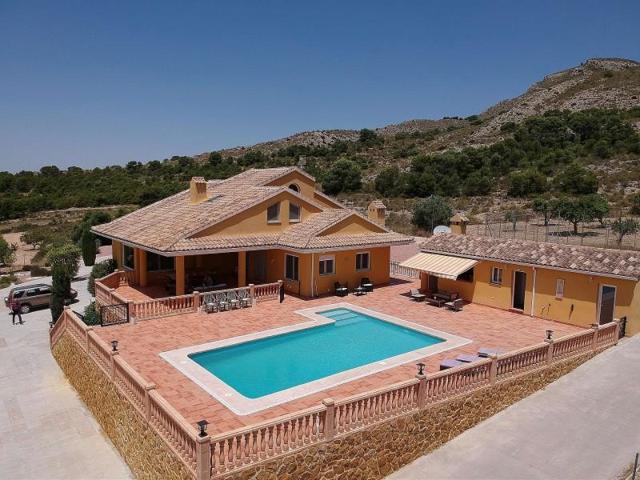 Chalet en venta en Sax photo 0