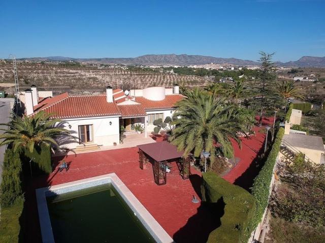 Chalet en venta en Monovar-Monover photo 0