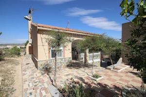 Casa con terreno en venta en Monovar-Monover photo 0