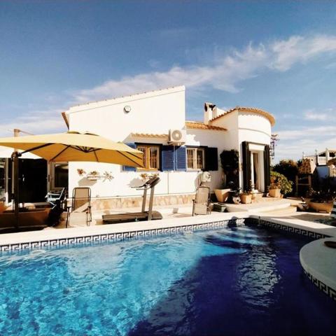 Chalet en venta en Orihuela Costa photo 0