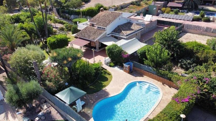 Chalet en venta en Elche photo 0