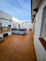 Adosada en venta en Es Castell photo 0
